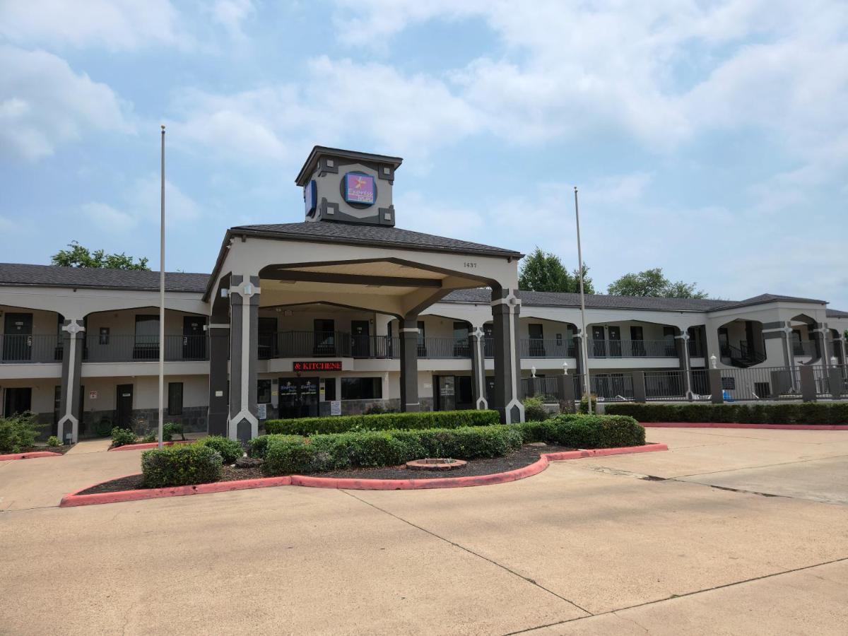 Express Inn Tomball Exterior photo