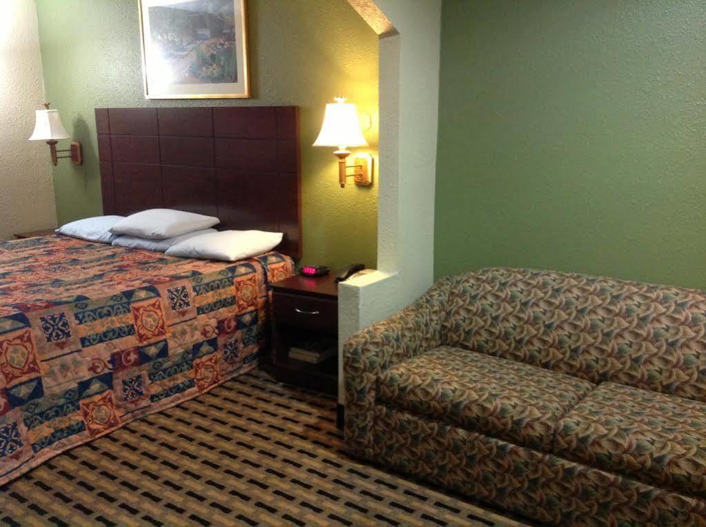 Express Inn Tomball Exterior photo